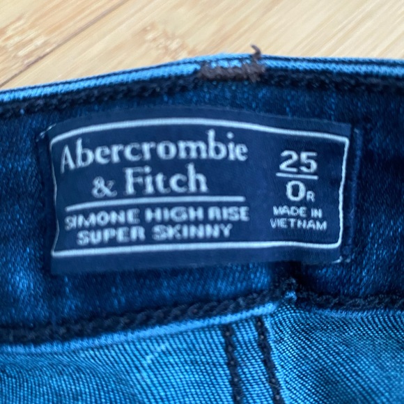 Abercrombie and Fitch jeans - Picture 3 of 5